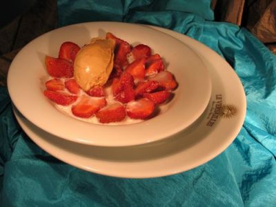 FRAISES AU LAIT DE POULE