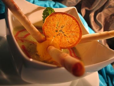 SOUPE GLACEE DE KIWIS ET SORBET MANDARINE